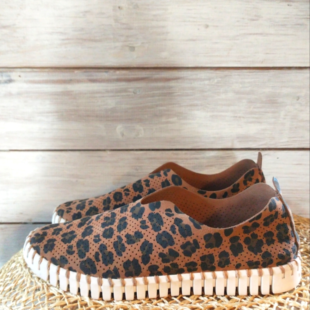 ILSE JACOBSEN Cheetah Print Tulip Flat Slip-On Shoe Size 40